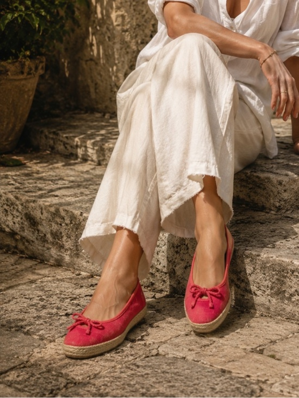 UGG Australia Coral Canvas Ballet Flats Espadrille Slip On Shoes Size 9 Coastal
